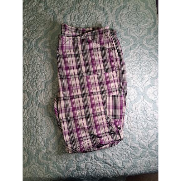 Women's Plus Essentials Purple Checkered Capri's Size 30/32 - Picture 6 of 10